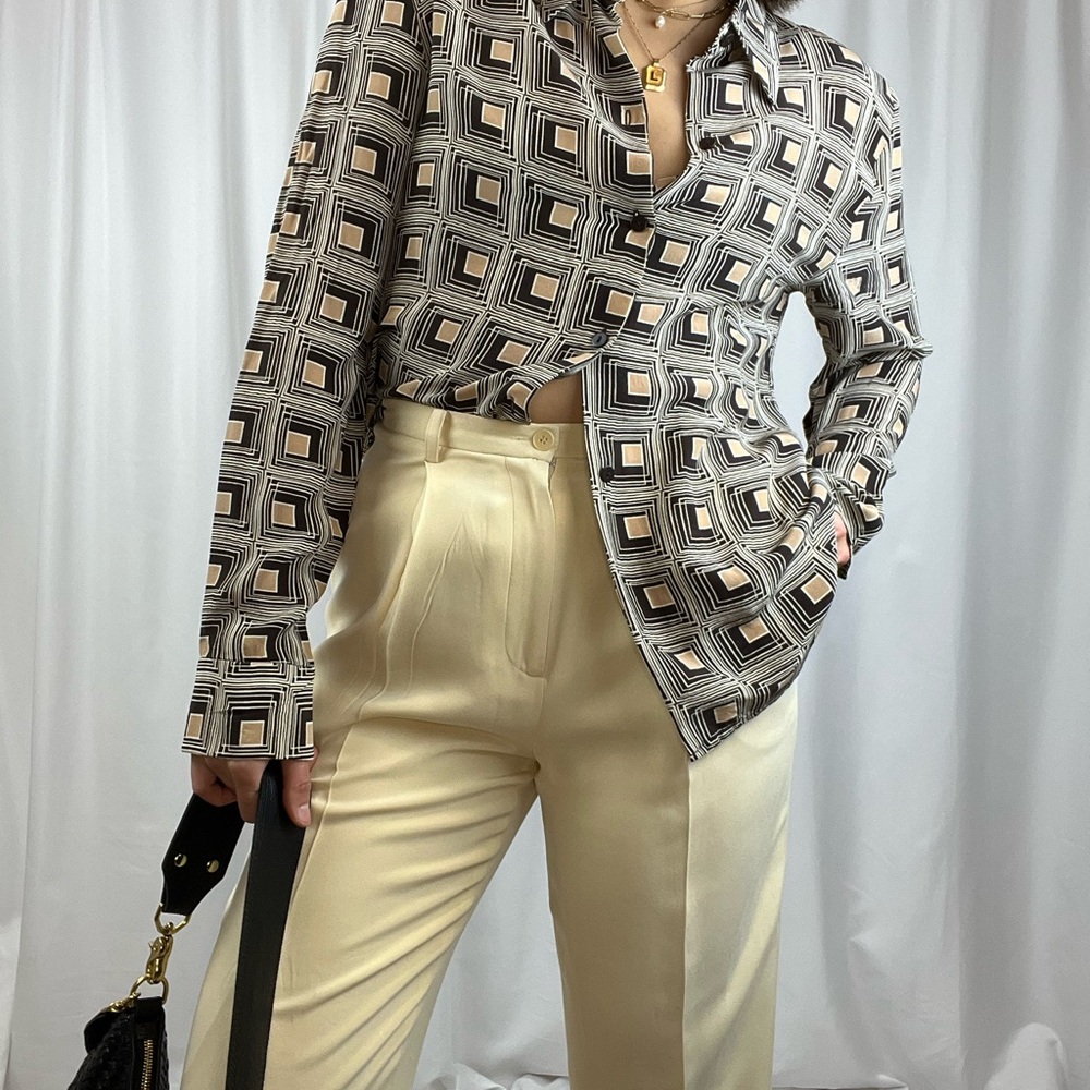 Chic Silk Geometric Patterned Blouse